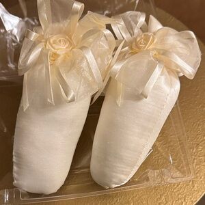 Cream Satin Shoe Sachets